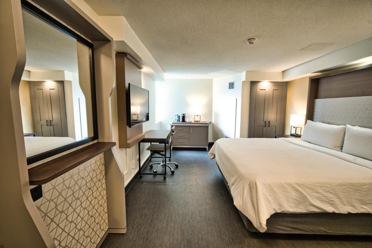 Holiday Inn Toronto Downtown Centre By Ihg Exterior photo