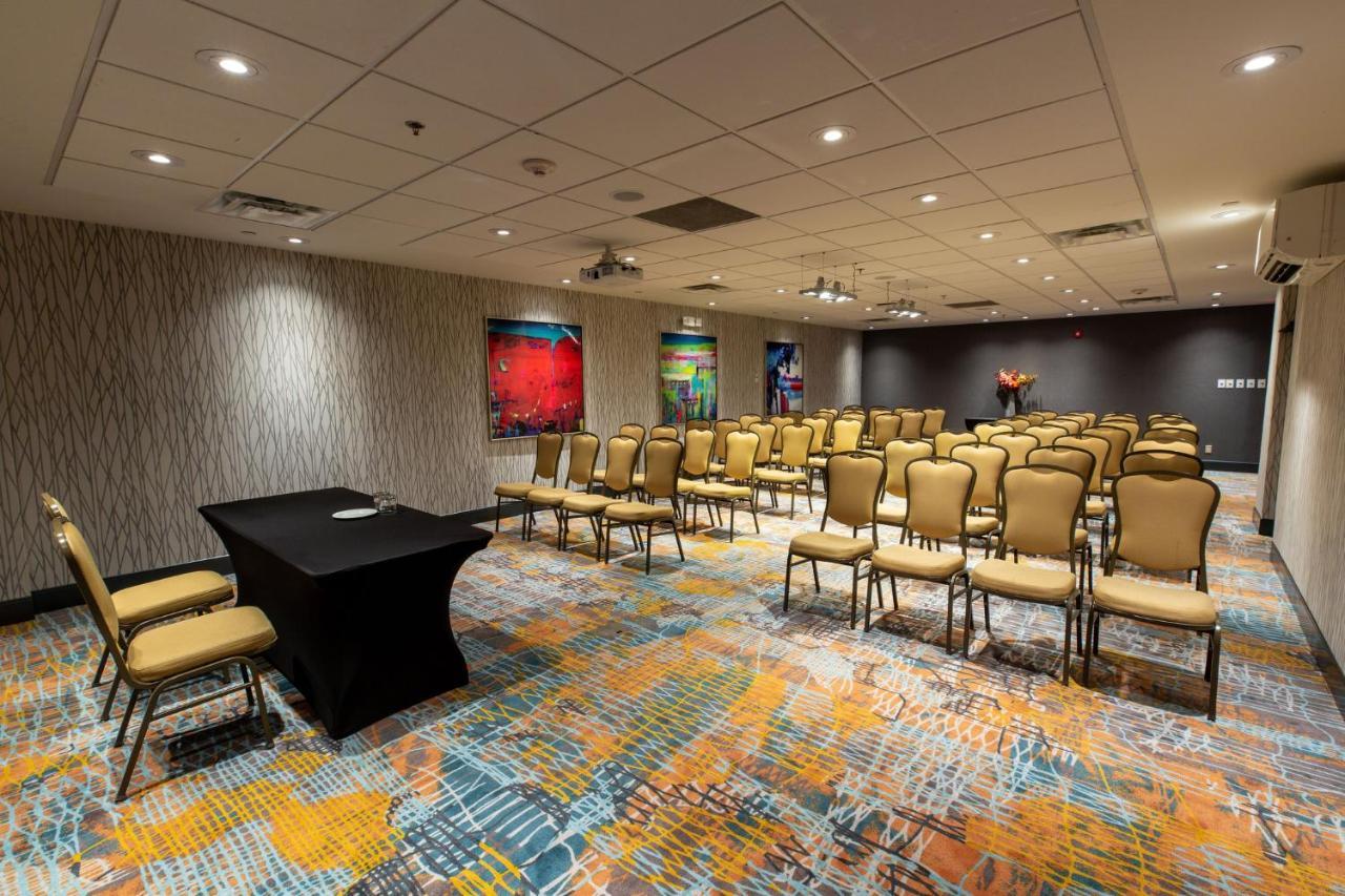 Holiday Inn Toronto Downtown Centre By Ihg Exterior photo