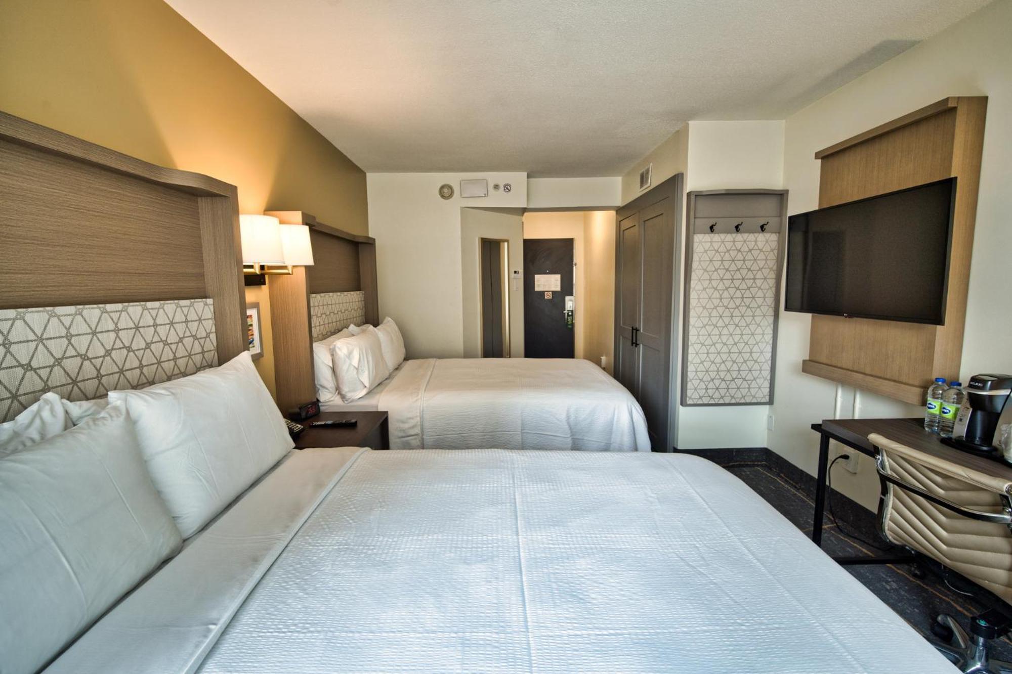 Holiday Inn Toronto Downtown Centre By Ihg Exterior photo