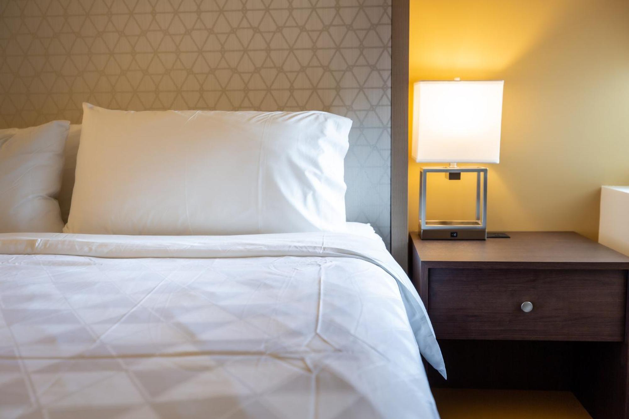 Holiday Inn Toronto Downtown Centre By Ihg Exterior photo
