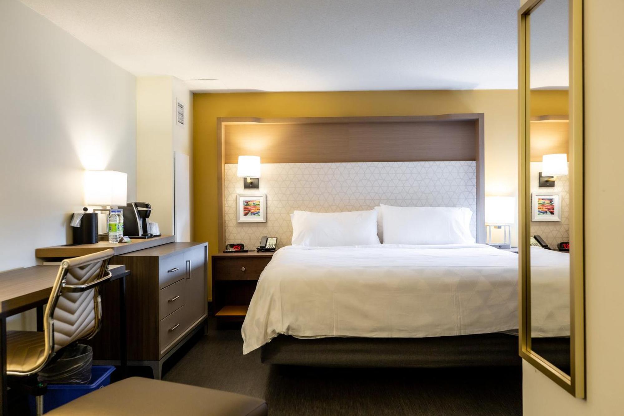 Holiday Inn Toronto Downtown Centre By Ihg Exterior photo