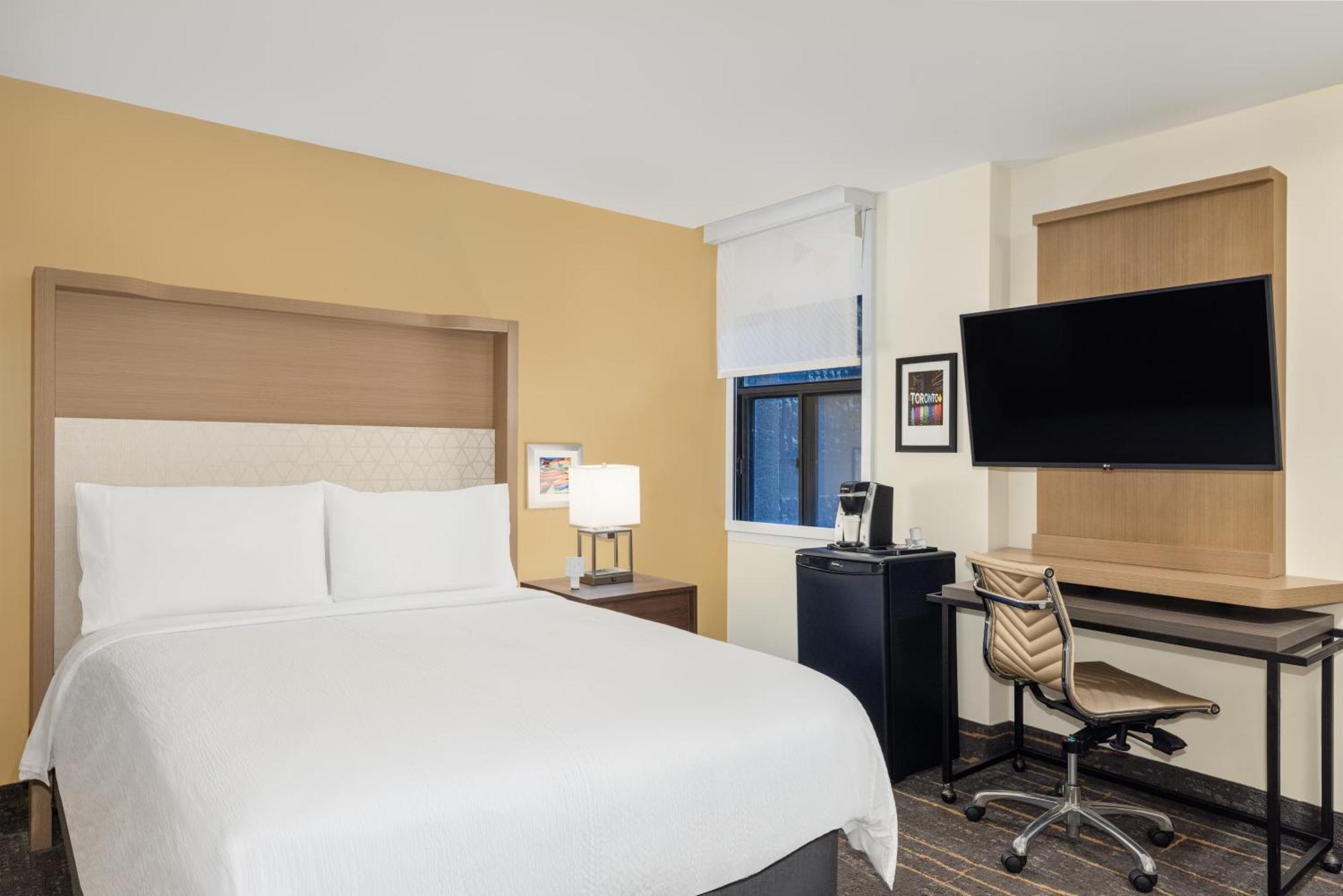 Holiday Inn Toronto Downtown Centre By Ihg Exterior photo